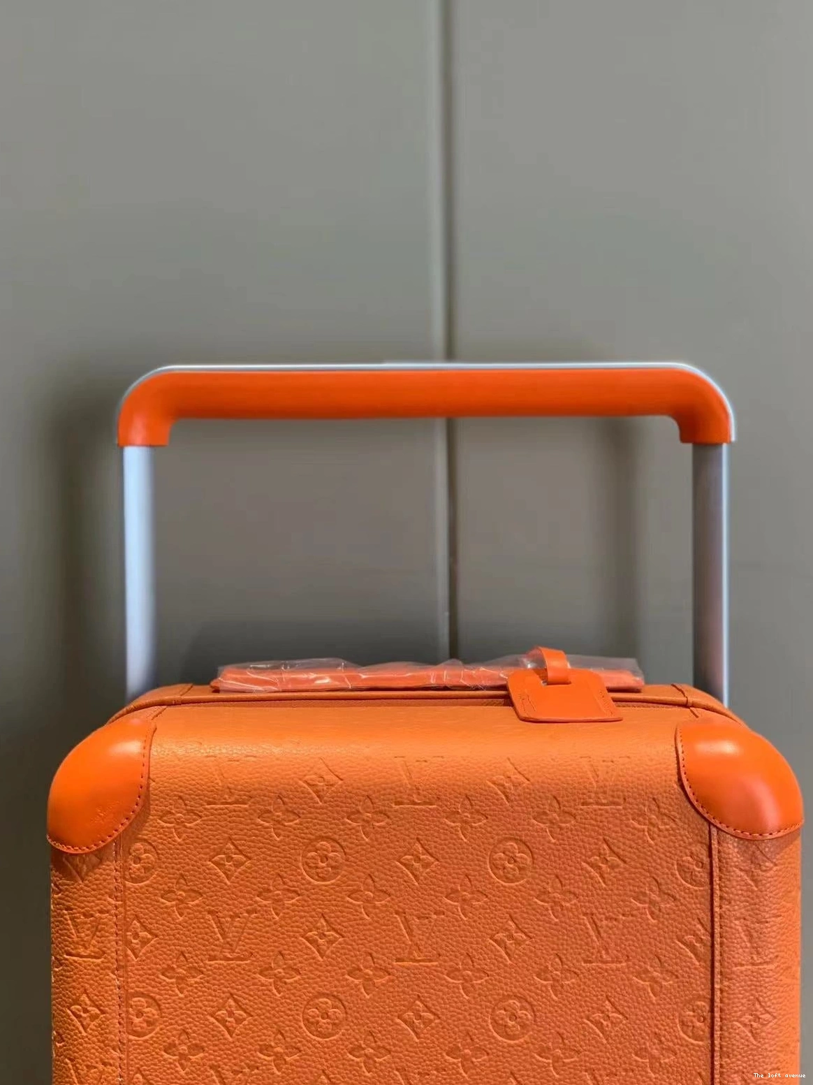 HORIZON 37L CUSTOM ORANGE SUITCASE TAURILLON 55 0730